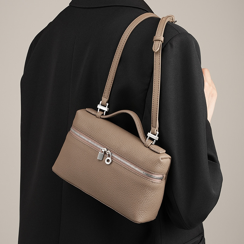 Chic Leather Shoulder Bag for Women