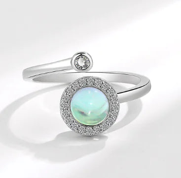 Chic Spin Ring for Modern Women