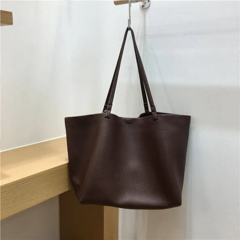 Chic Everyday Shoulder Bag - Minimal Luxury Design