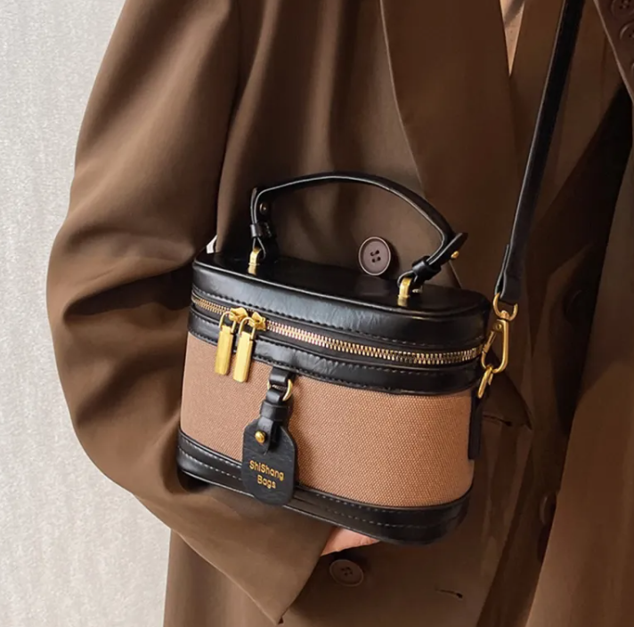 Chic Messenger Carryall