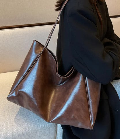 Chic Cattlehide Carryall - Versatile Styling