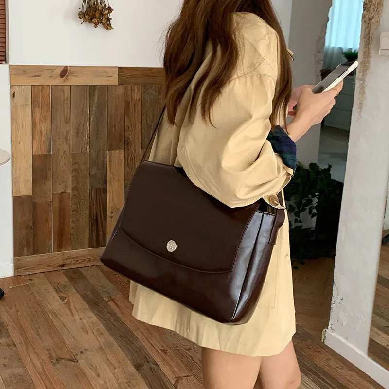 Vintage High-Capacity Messenger Bag