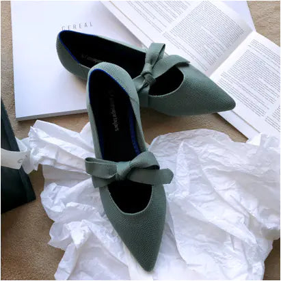 Chic Bow-Topped Boat Flats