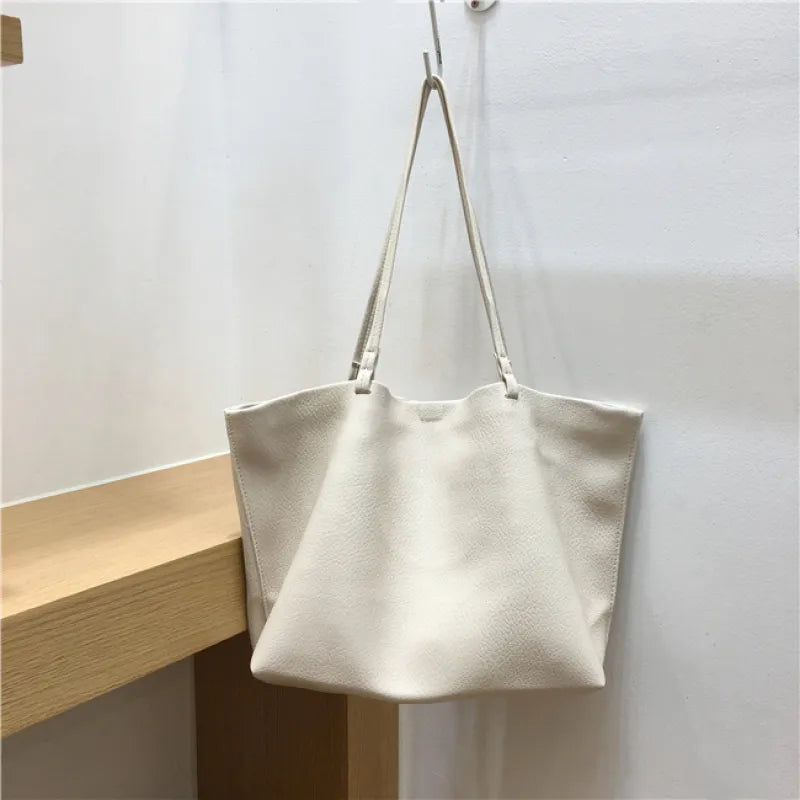 Chic Everyday Shoulder Bag - Minimal Luxury Design