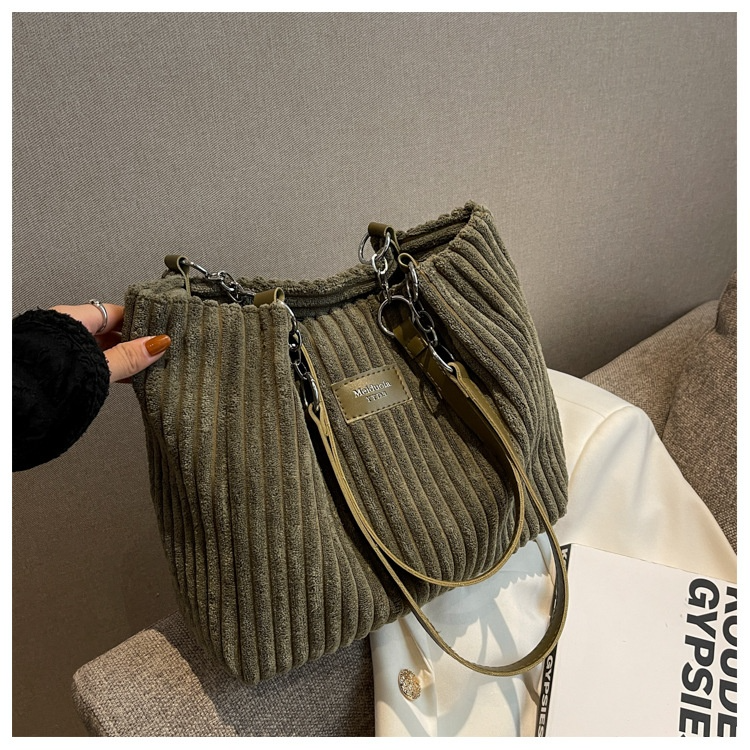 Vintage Spacious Shoulder Bag