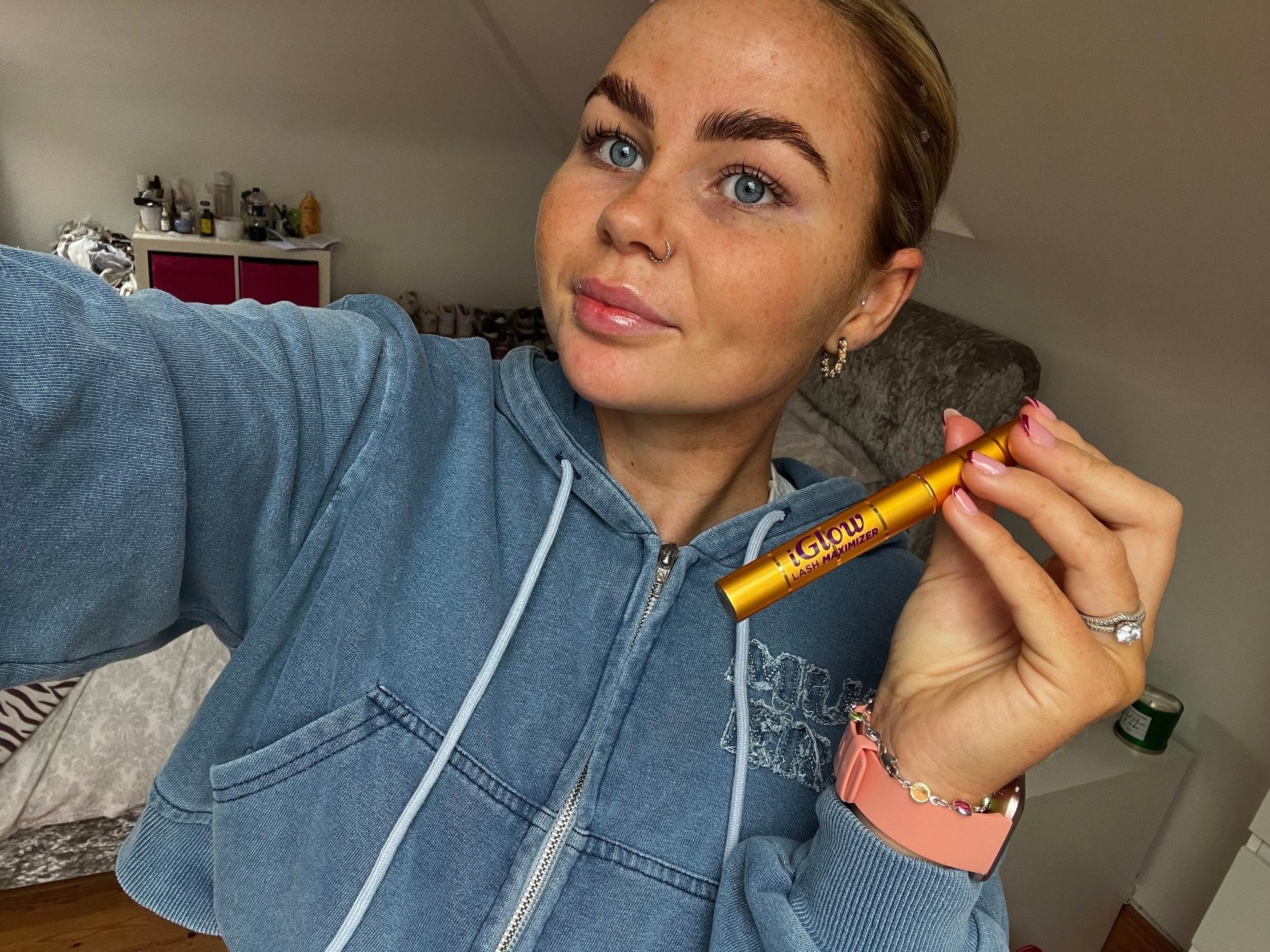 iGlow Lash Boost Serum